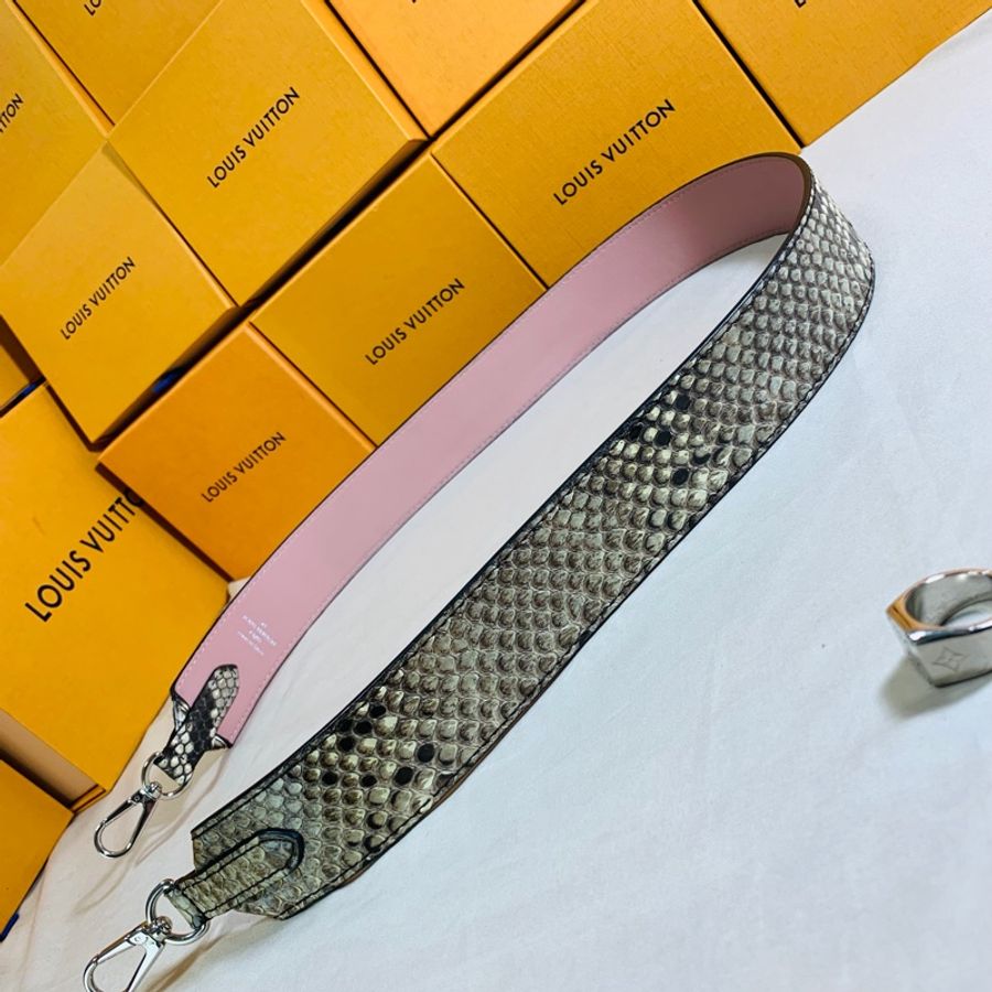 ‼️全台最甜 ✨近新閒置 LV 路易威登 Louis Vuitton 喜馬拉雅蛇皮 粉色雙面用寬背帶/肩帶-5