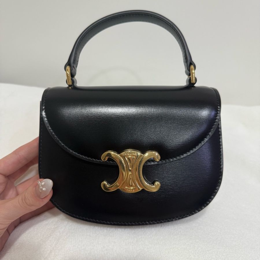 近全新 CELINE MINI BESACE CLEA-9