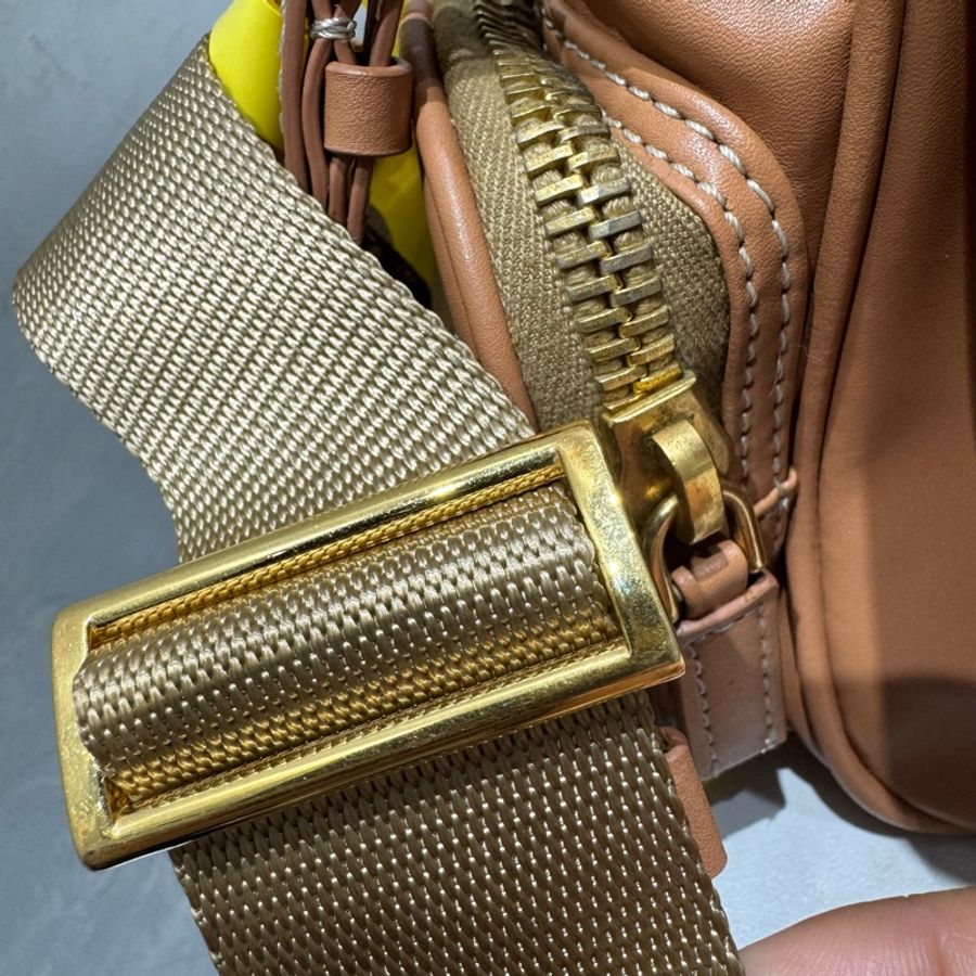 Prada Explore牛皮多口袋郵差單肩包，相機包-4