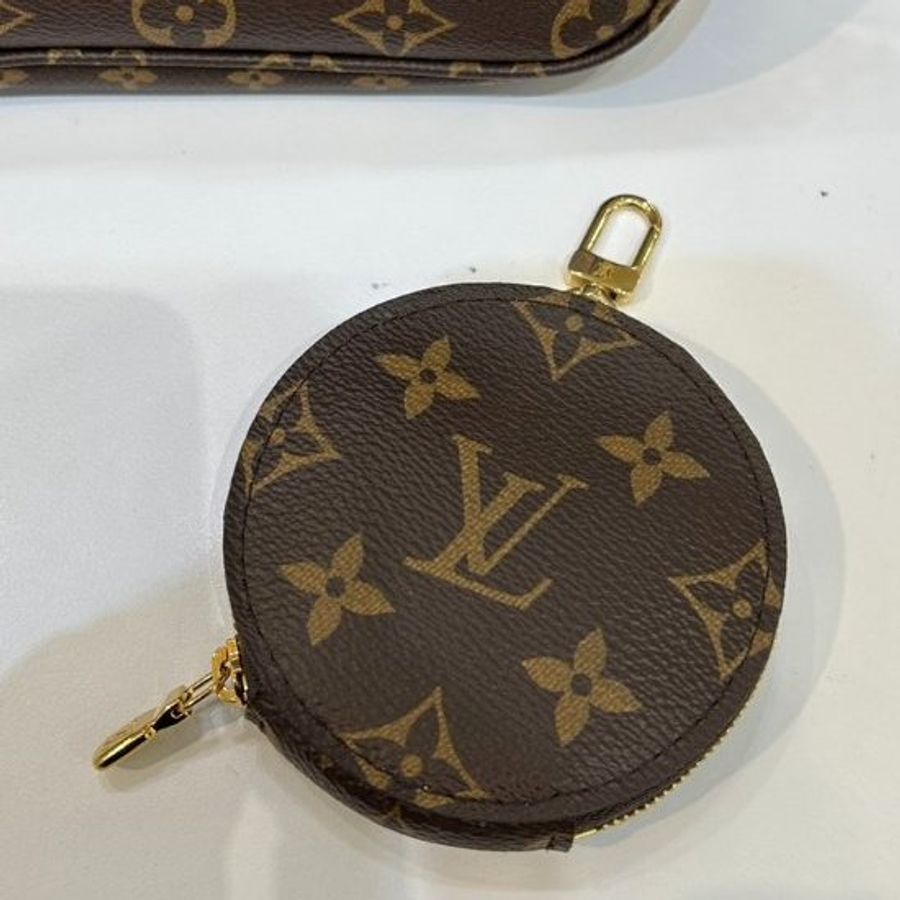 Louis Vuitton Pochette Accessoires卡其綠背袋五合一麻將包-9
