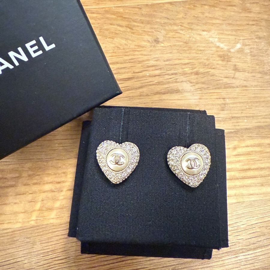 Chanel 愛心滿鑽耳環-3