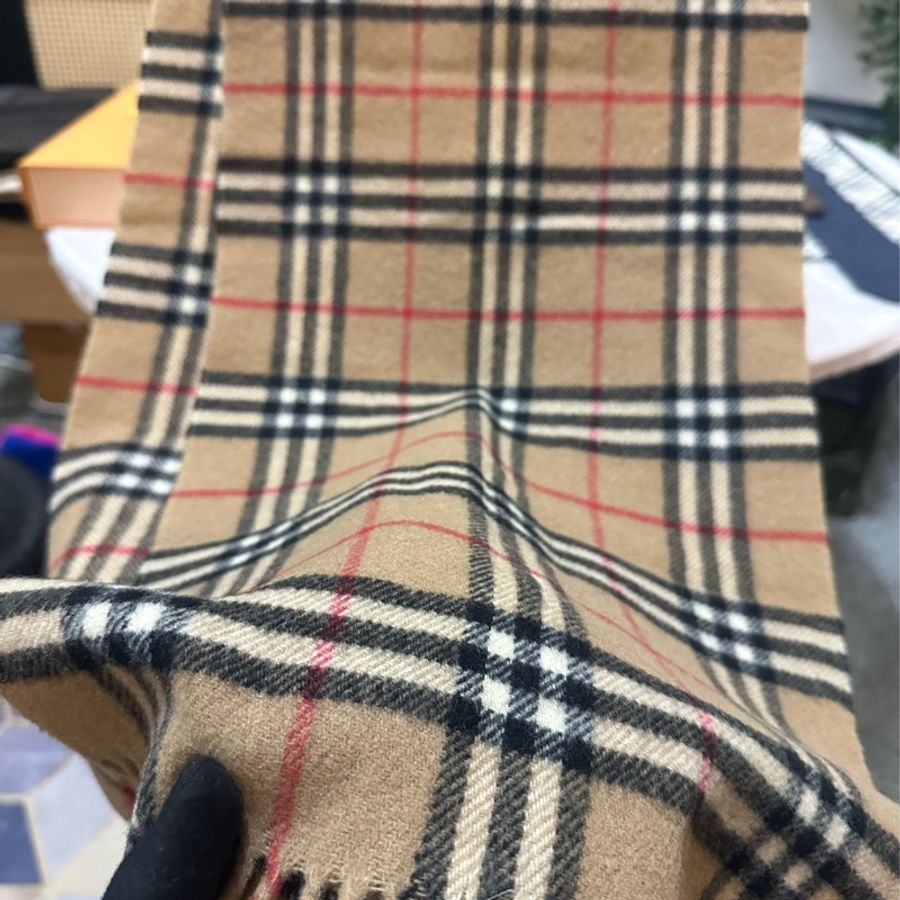 Burberry 經典格紋棕羊毛圍巾-10
