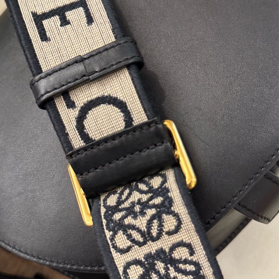 Loewe 馬鞍包 GATE小號-17