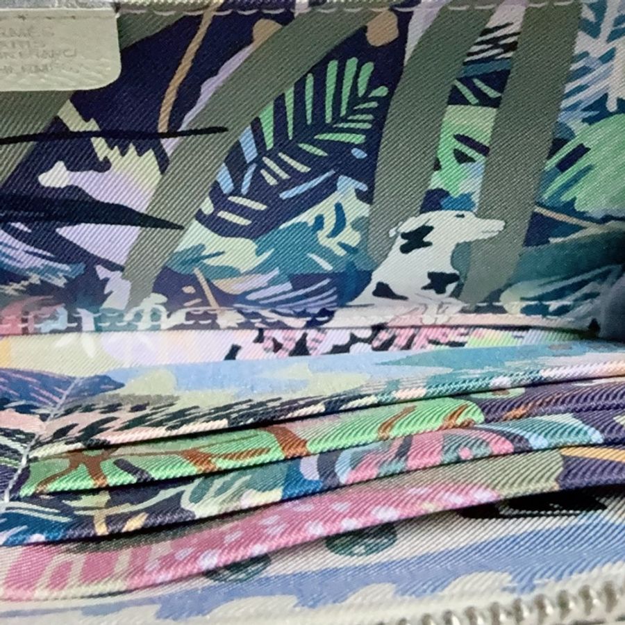 專櫃13萬《招財綠 狗來富 好多狗狗》Hermes愛馬仕氣泡綠絲巾長夾 花園狗Silk In Epsom小牛皮拉鏈長夾-1