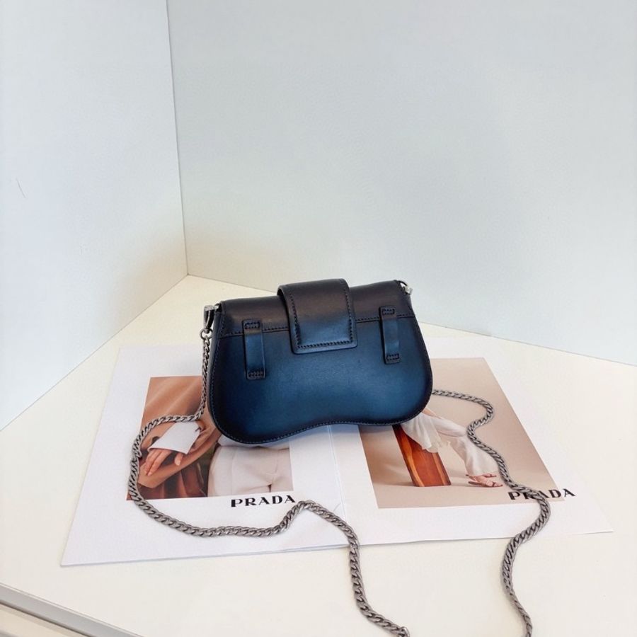 Prada Sidonie黑銀屁桃鏈條包 腰包20*13*4 98新配件塵袋-5