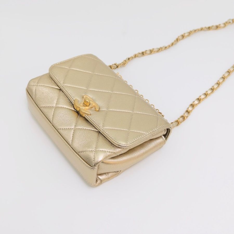 CHANEL 22S珠光金水鑽logo手柄手提肩背斜背包18*13*7 全新閒置-3