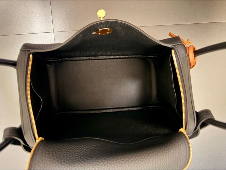 Hermes Lindy 26 黑金Cle皮革-4