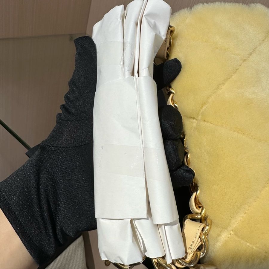 CHANEL香奈兒 小雞黃 22B 秋冬毛毛包-9