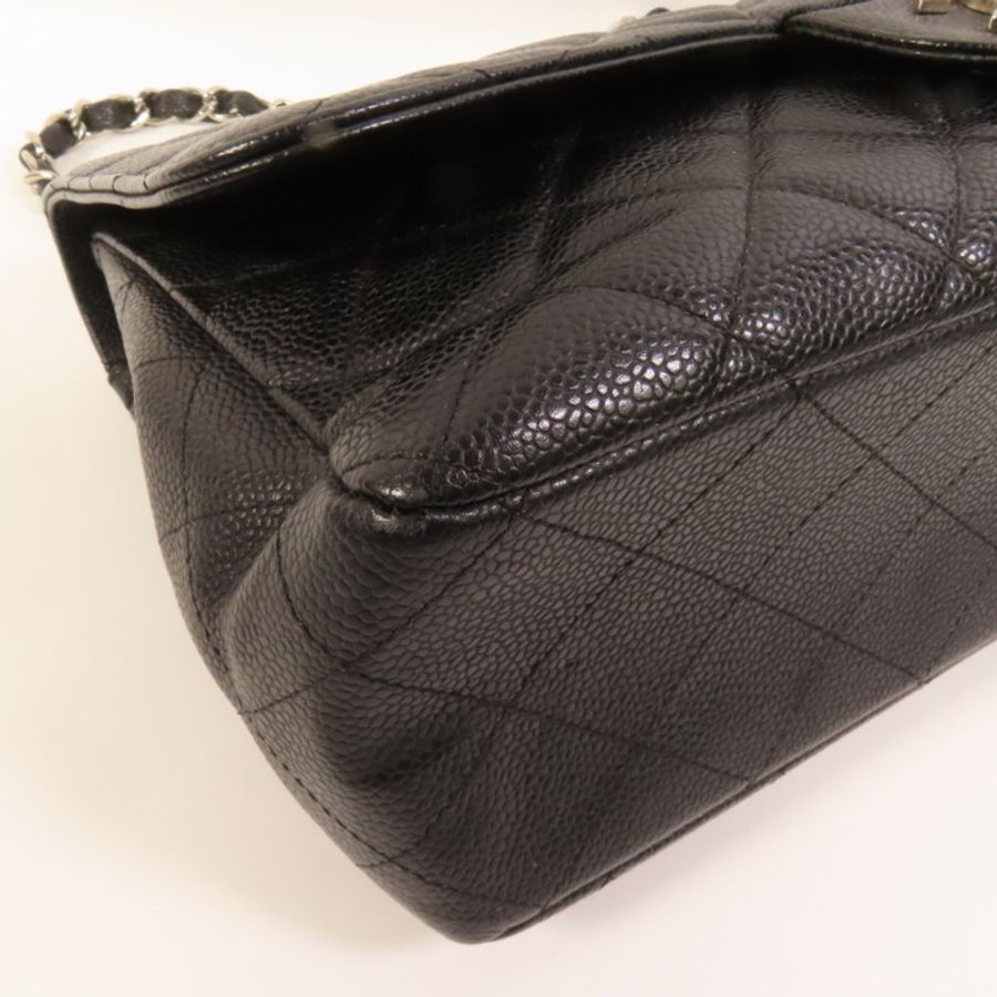 CHANEL 牛皮皮革Large Classic銀扣肩背袋-13