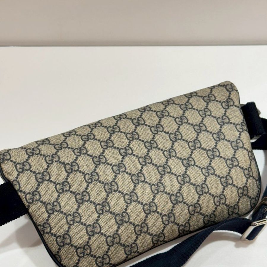 GUCCI 胸口包/腰包 85成新-7