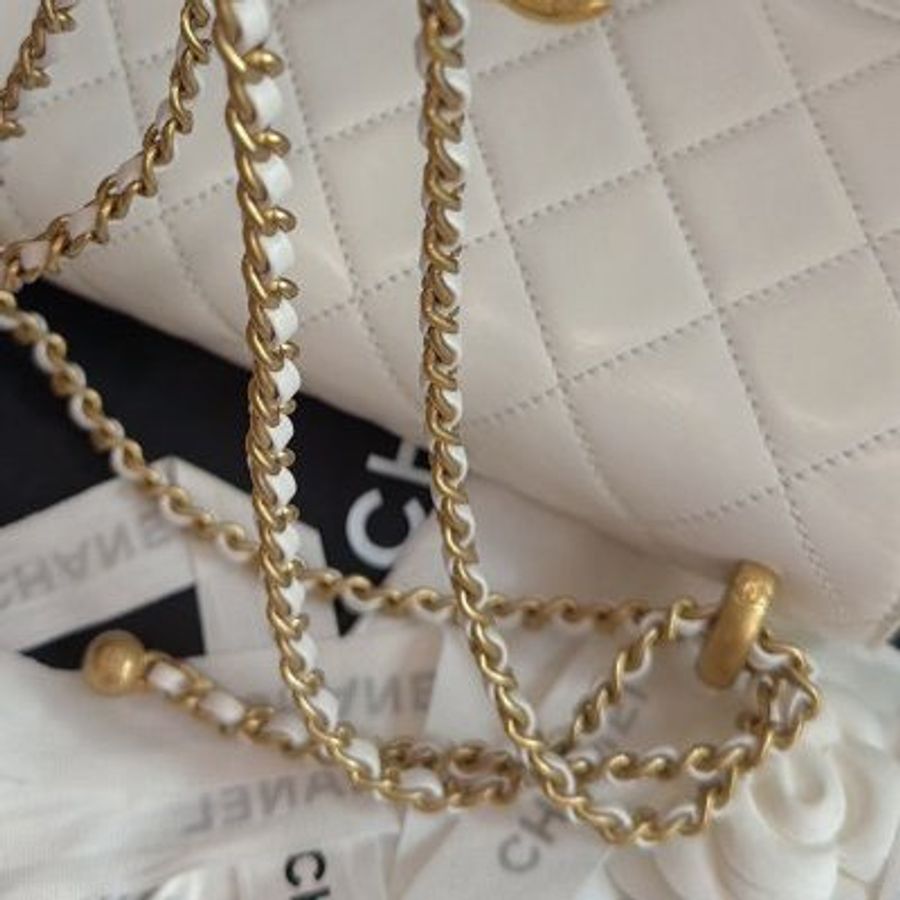 全新保存品 Chanel香奈兒雙金珠白色牛皮金扣鏈條包白雪公主配色-8
