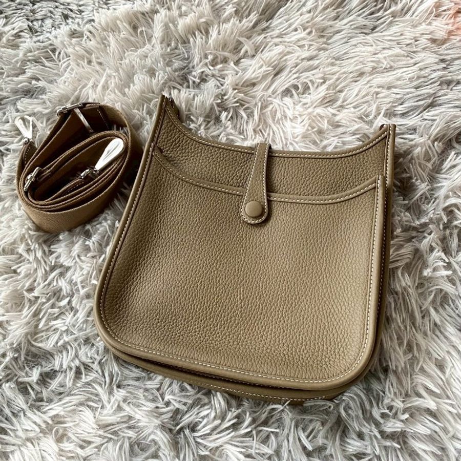 HERMES 新尺寸 Evelyne 23cm 18大象灰 銀釦 斜背包 K刻-4