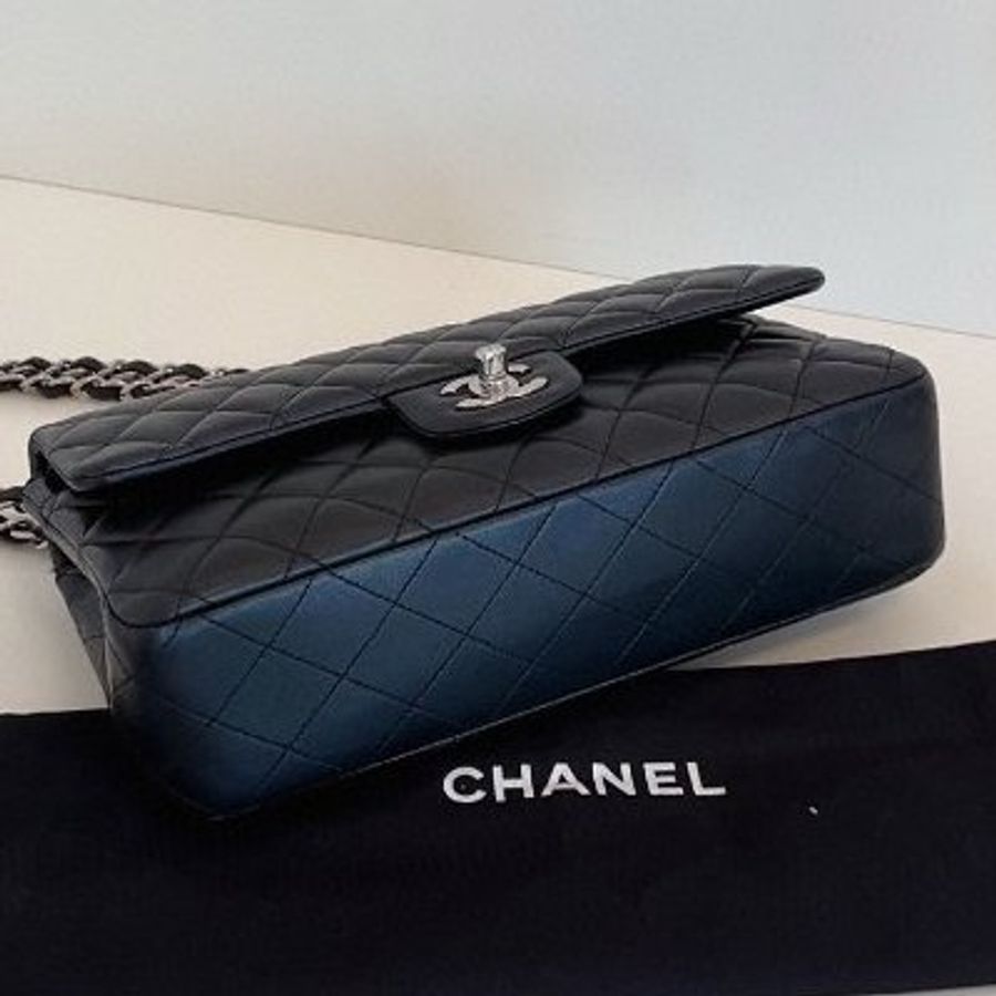 Chanel香奈兒Classic羊皮黑銀CF中號口蓋包-7
