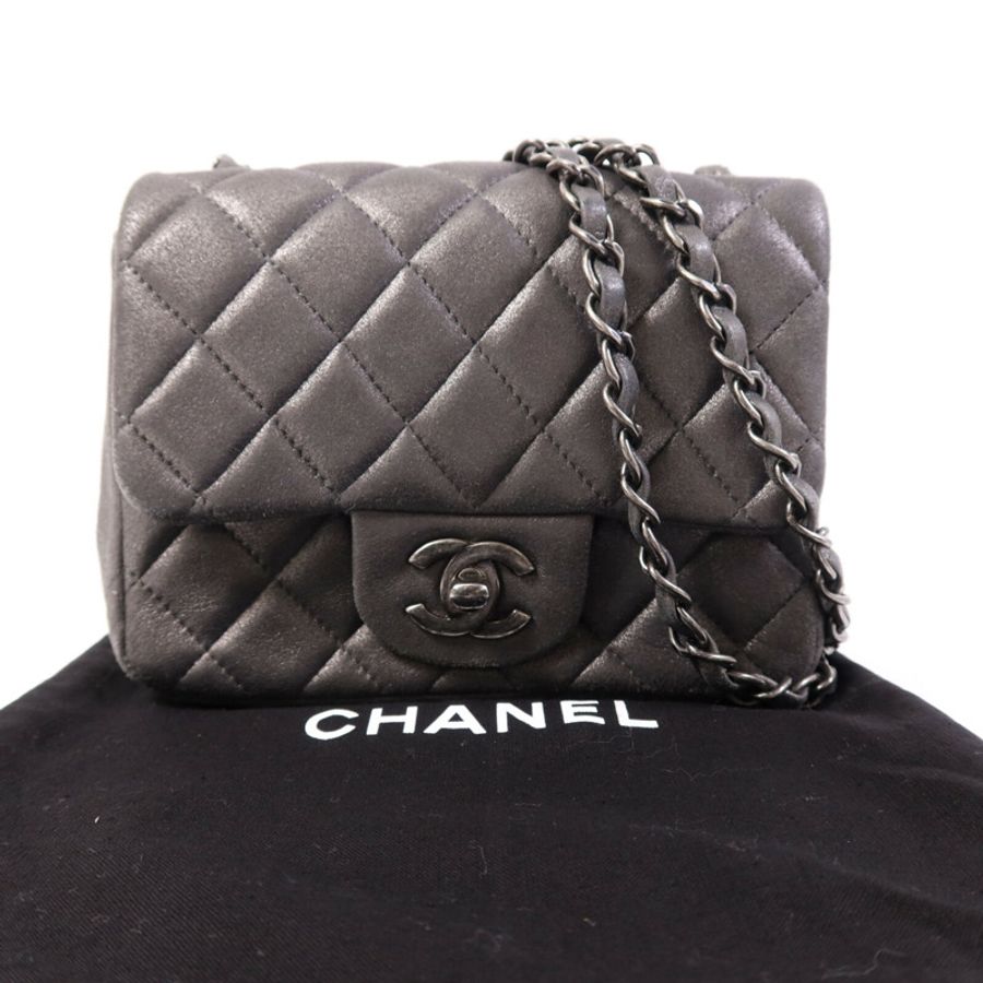 CHANEL 牛皮皮革Mini Classic 17銀扣鏈帶肩背袋-9