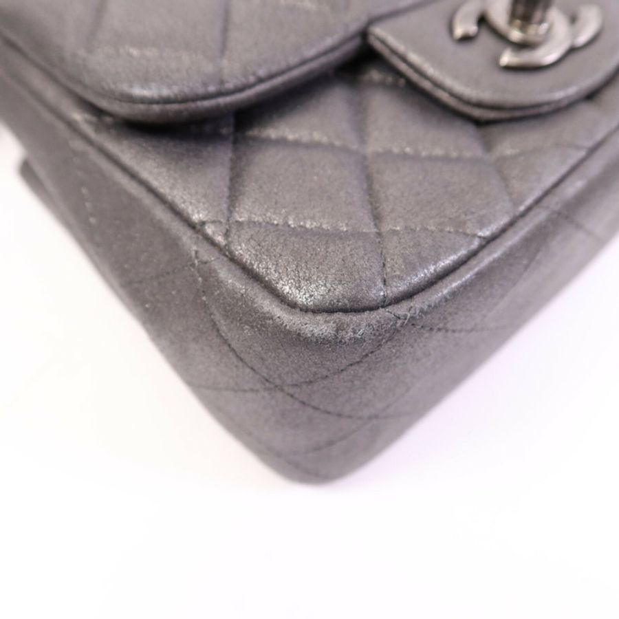 CHANEL 牛皮皮革Mini Classic 17銀扣鏈帶肩背袋-11