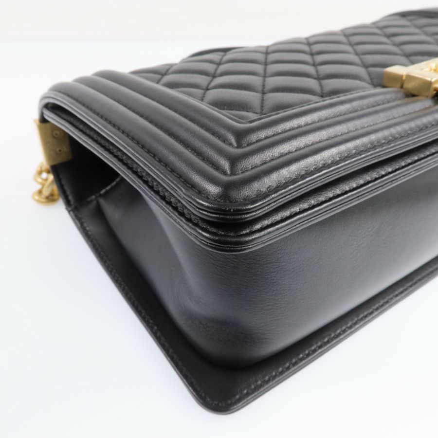 CHANEL 牛皮皮革Boy 25金扣鏈帶肩背袋-12