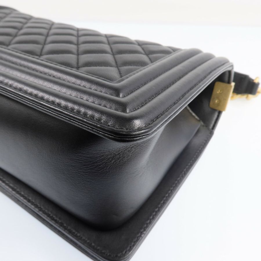 CHANEL 牛皮皮革Boy 25金扣鏈帶肩背袋-13