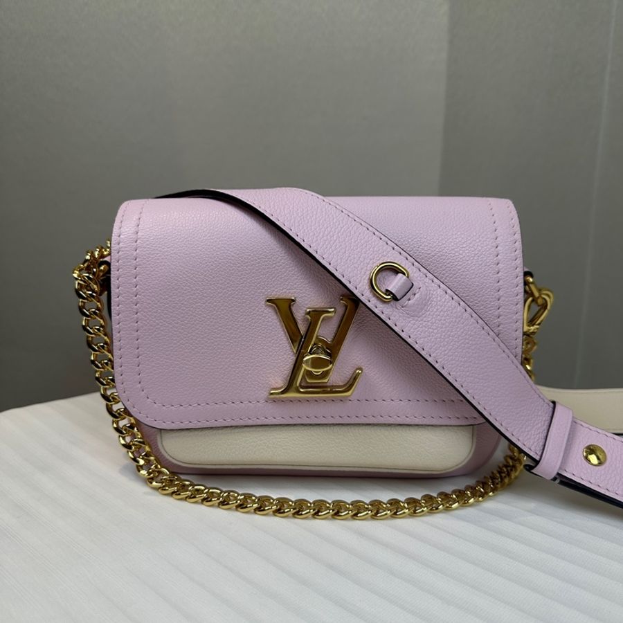 路易威登/Louis Vuitton Lockme Tender 香芋紫拼白色牛皮金扣鏈條斜背包19x8x13cm-0