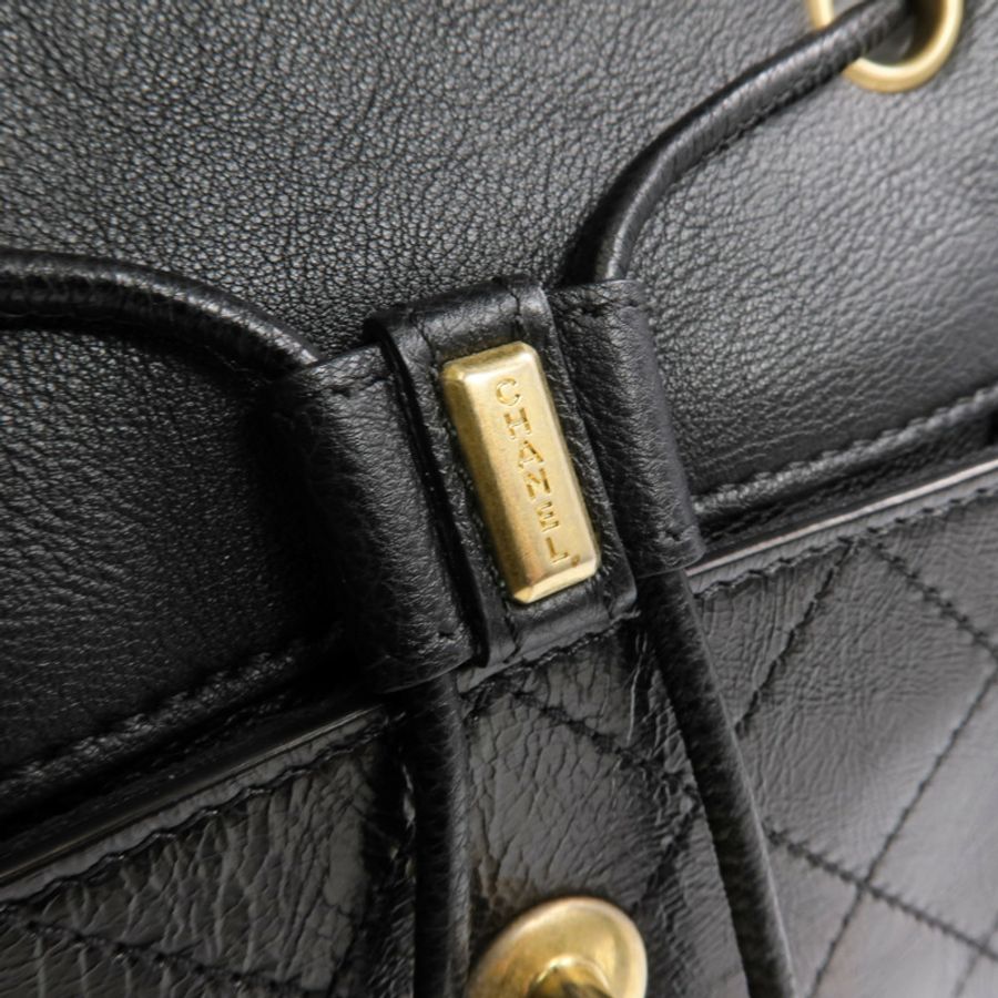 CHANEL 牛皮皮革Backpack金扣背包-17