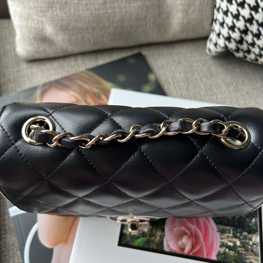 CHANEL 25P 限量熊貓方胖子-11