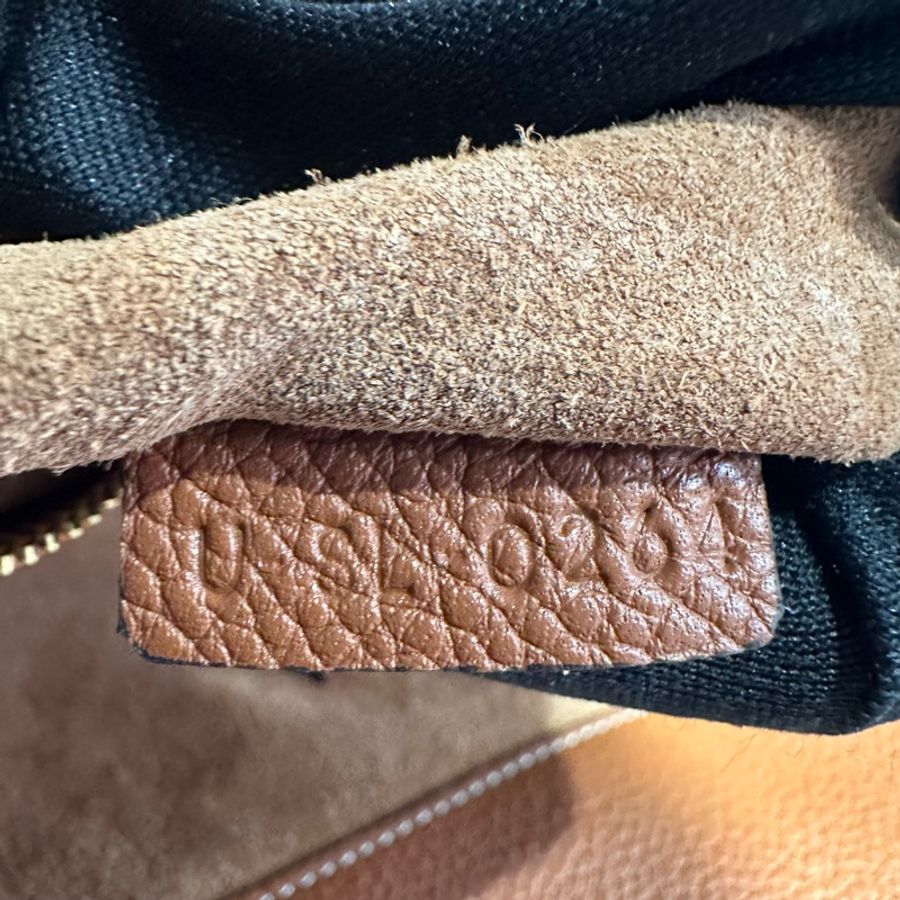 CELINE赛琳 牛皮托特包 中号 咖色-7