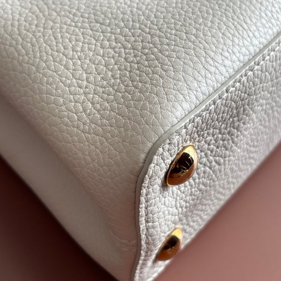 限定款 ::Louis Vuitton:: M59883 Capucines BB 米白x鵝黃色 手提包 斜背包 兩用包 彩色背帶-13
