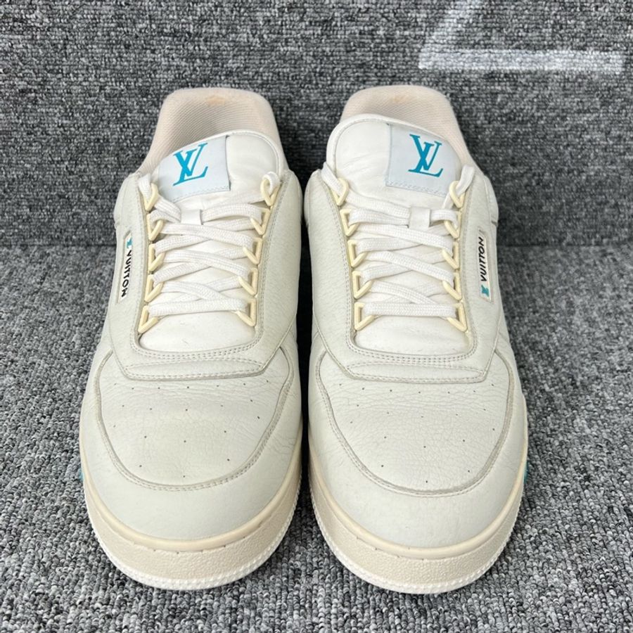 95新LouisVuitton路易威登 白色trainer板鞋@42碼-1