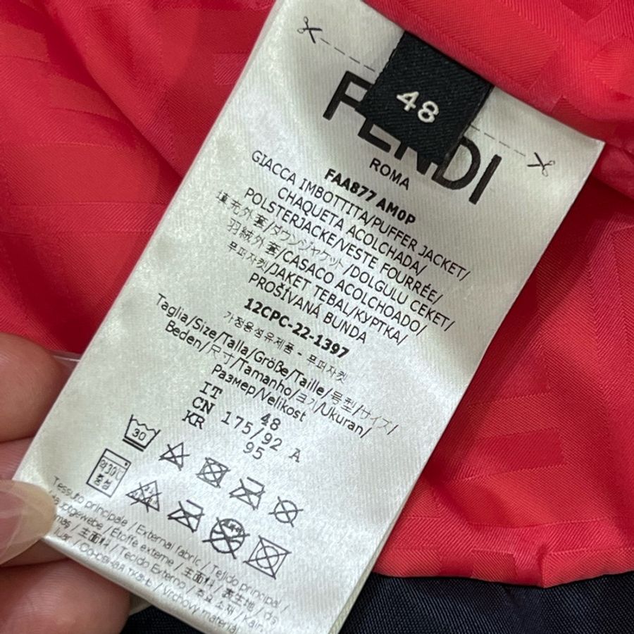 Fendi基本款男生法棍包飛行員外套 原價近10萬-10