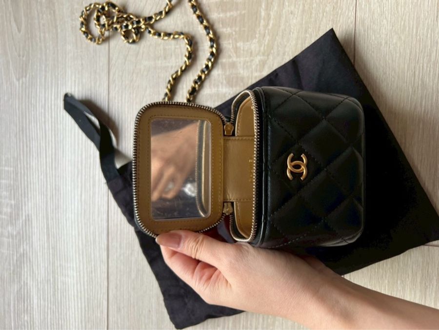 Chanel mini 金球化妝包-10