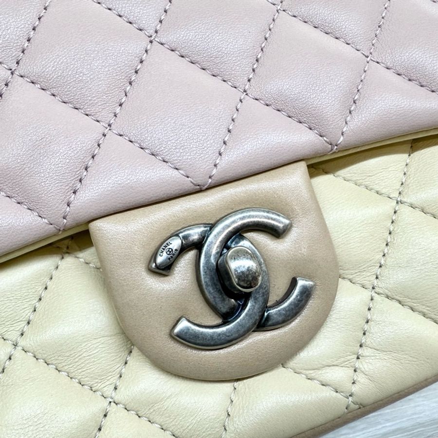 CHANEL粉拼色銀釦羊皮季節限定CF20口蓋包-14