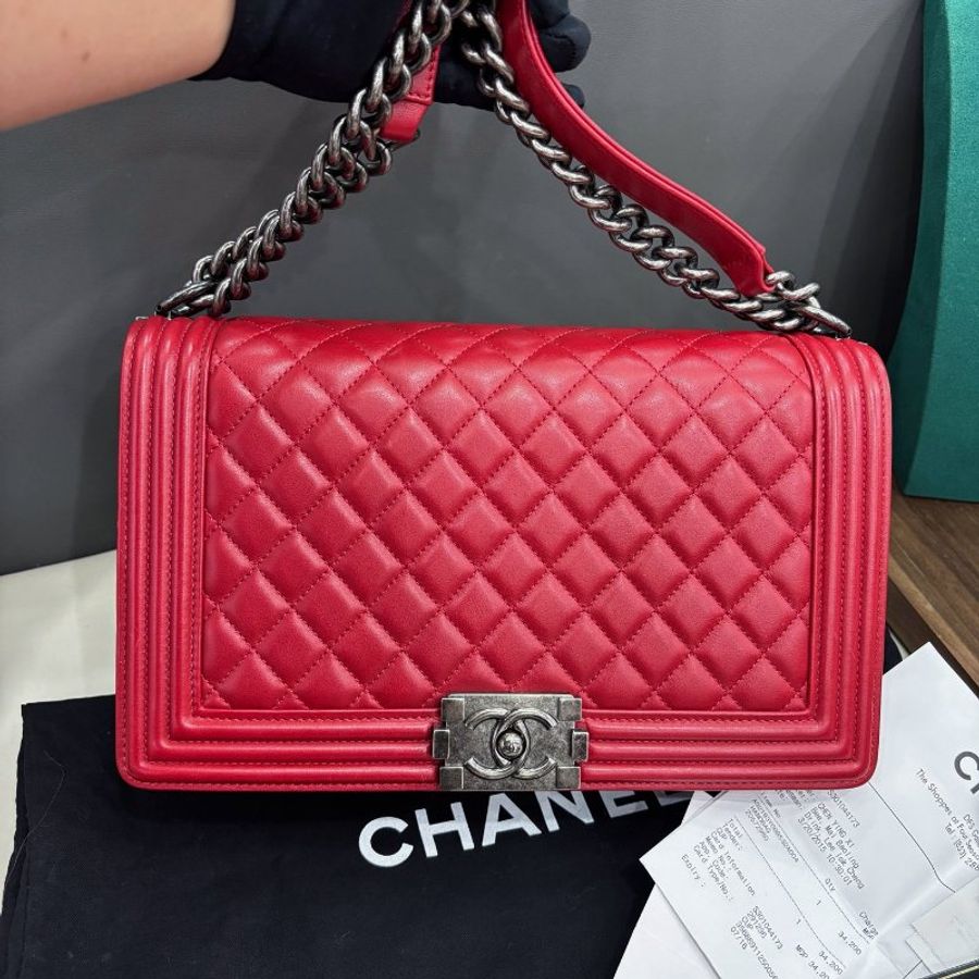 香奈兒Chanel 深紅色牛皮中大號Leboy-0