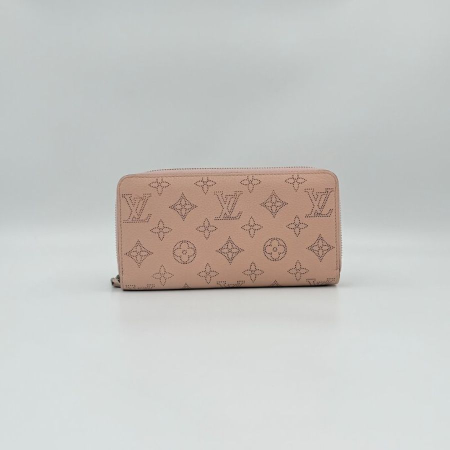 Louis Vuitton - 粉色牛皮雕花簍空Mahina拉鍊長夾-1