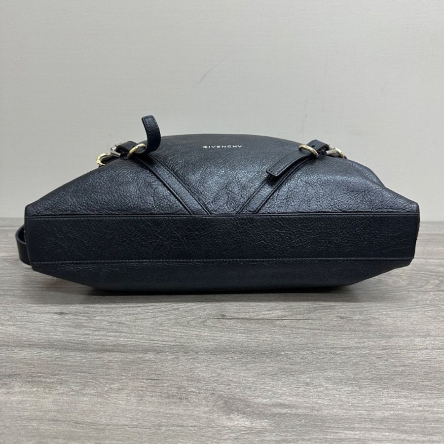 GIVENCHY 黑金Voyou肩背斜背包37*27*5 98新配件塵袋-4