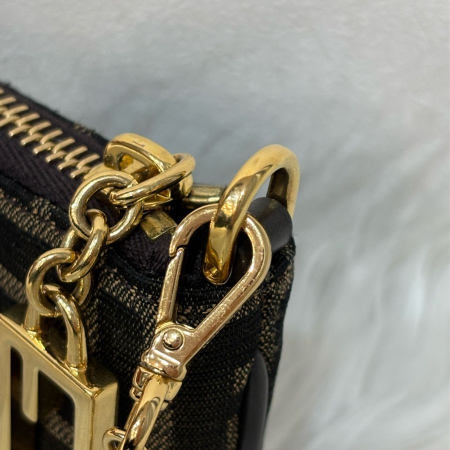 FENDI 8M0535 Baguette FF 緹花老花 金鍊 迷你貝貴提零錢包小廢包口紅包耳機包手拿包手提包-4