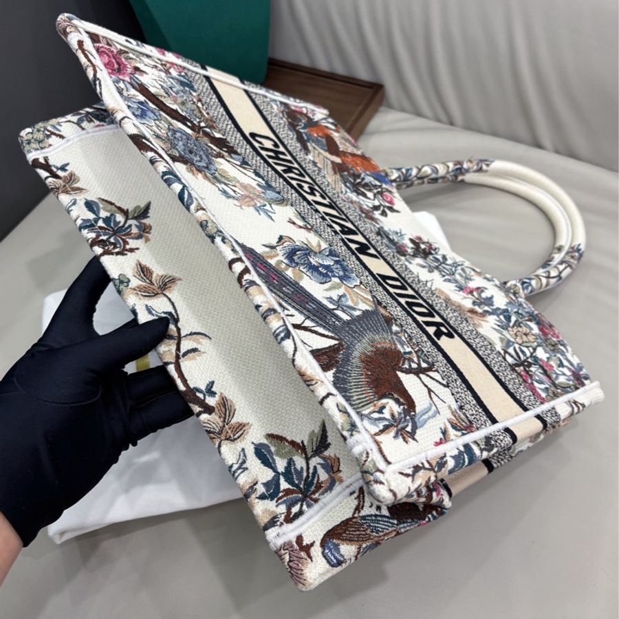 【近新閒置品】迪奧 Dior 花鳥刺繡Book tote中號手提托特包-2