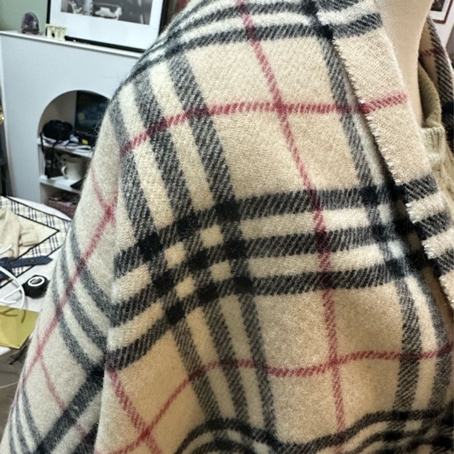 出清 Burberry 格紋披巾-12