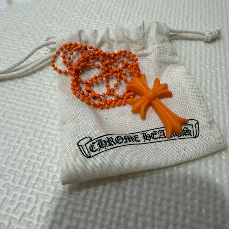Chrome Hearts 樹酯十字架項鏈-4
