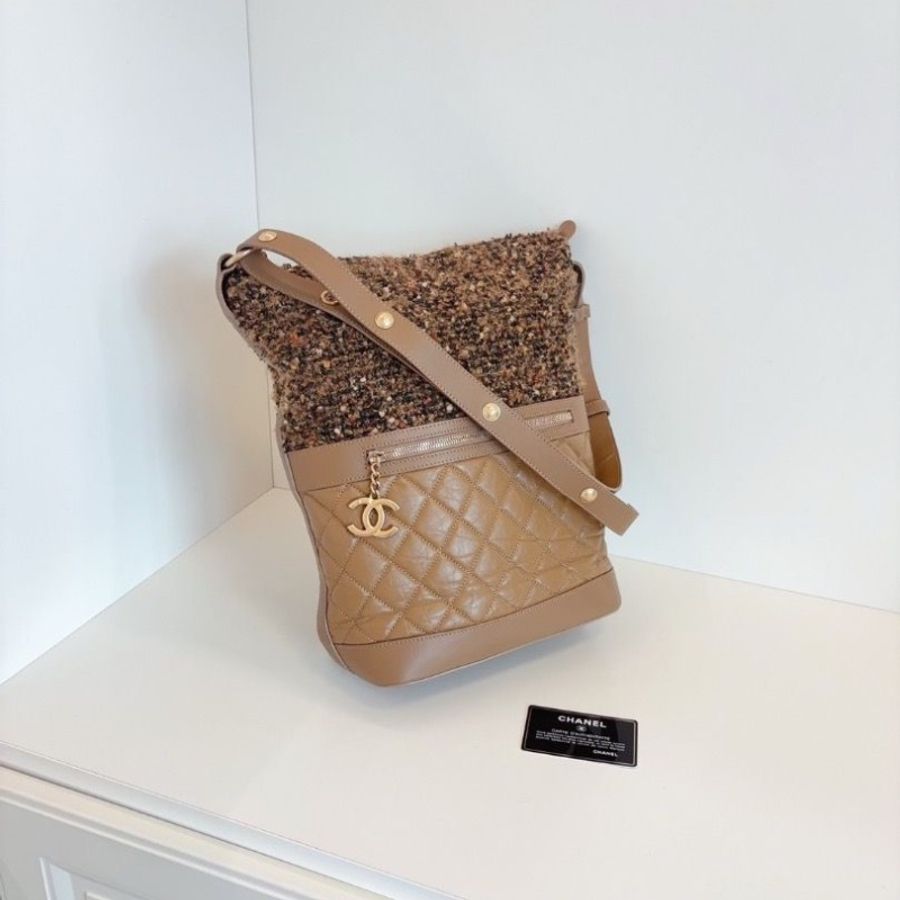 Chanel 暖金色毛呢拼菱格紋Hobo水桶肩背腋下包 24*34*14 9新 保卡塵袋-7