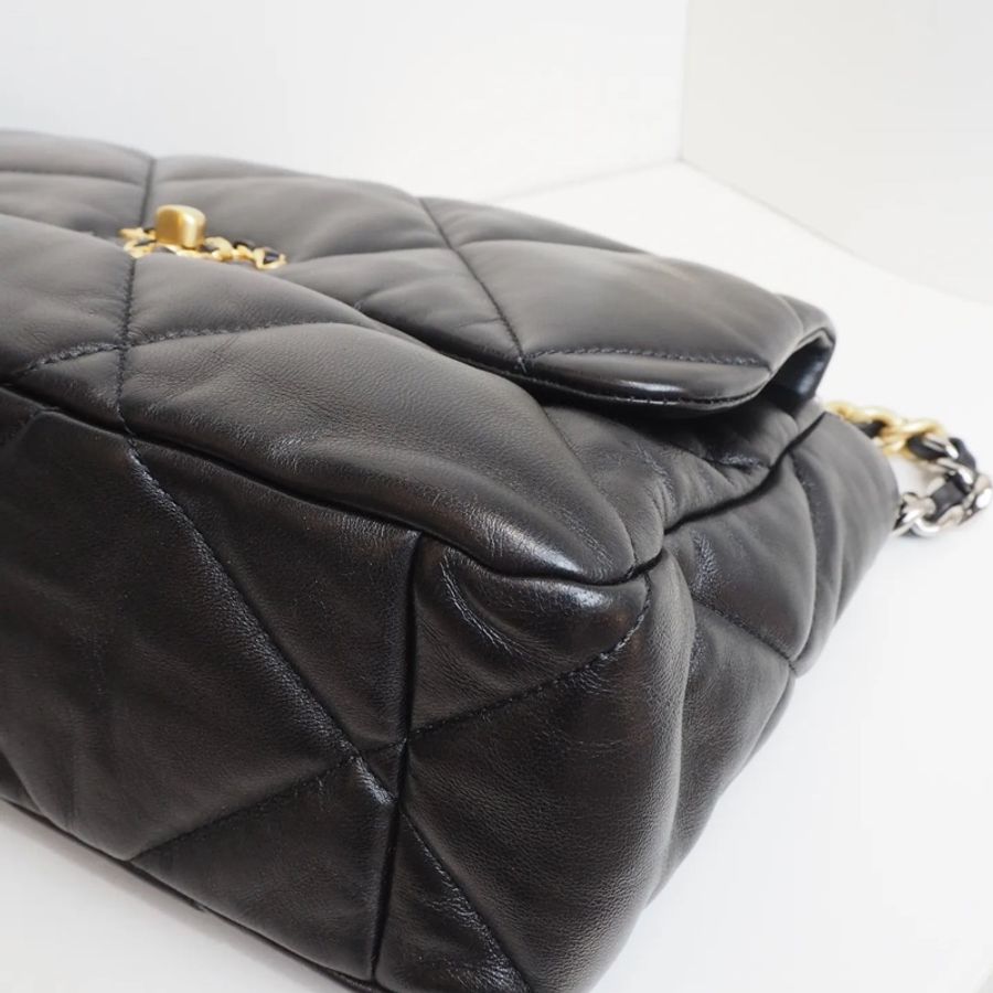 CHANEL 黑金 19 bag中號-16
