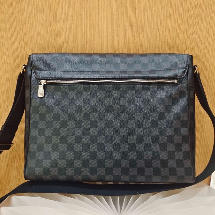 97新LouisVuitton路易威登 District 黑棋盤格翻蓋郵差包 38*30cm-1