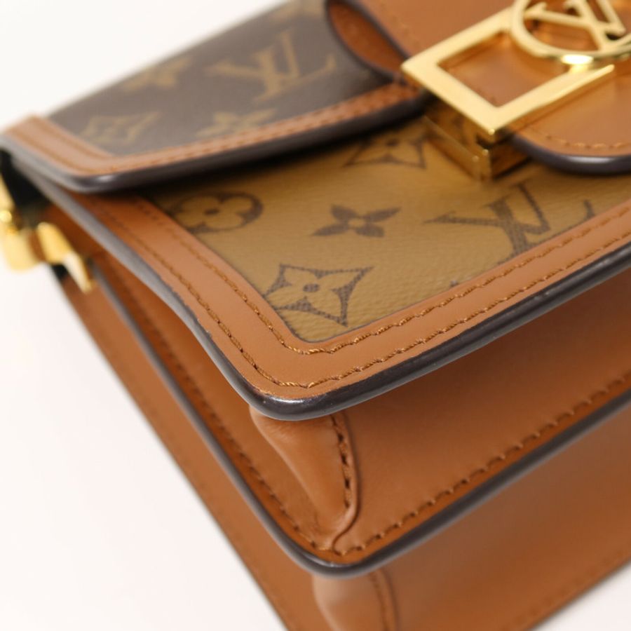 LOUIS VUITTON Monogram Reverse Mini Dauphine金扣肩背袋-9