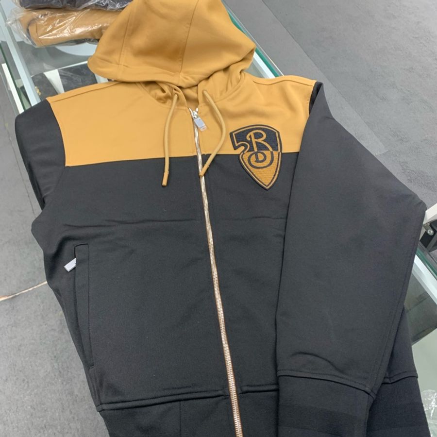 Burberry 衛衣 size M L 全新-0