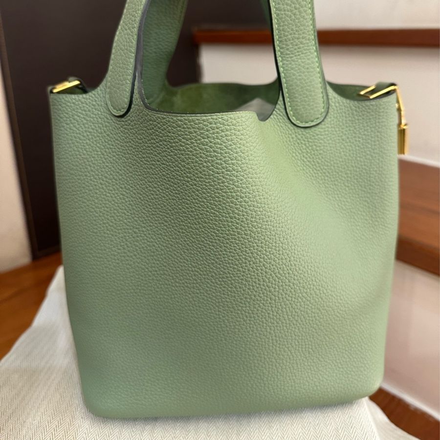 HERMES 牛油果綠PICOTIN18-0
