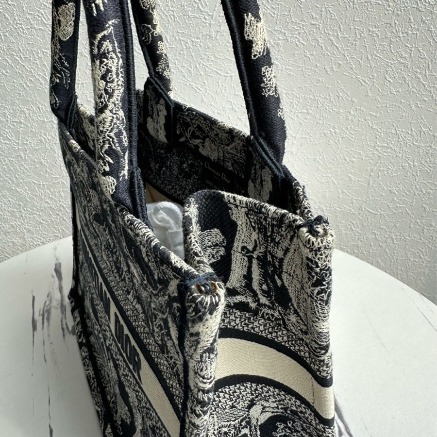 Dior 刺繡動物托特包PM 全館最低-6