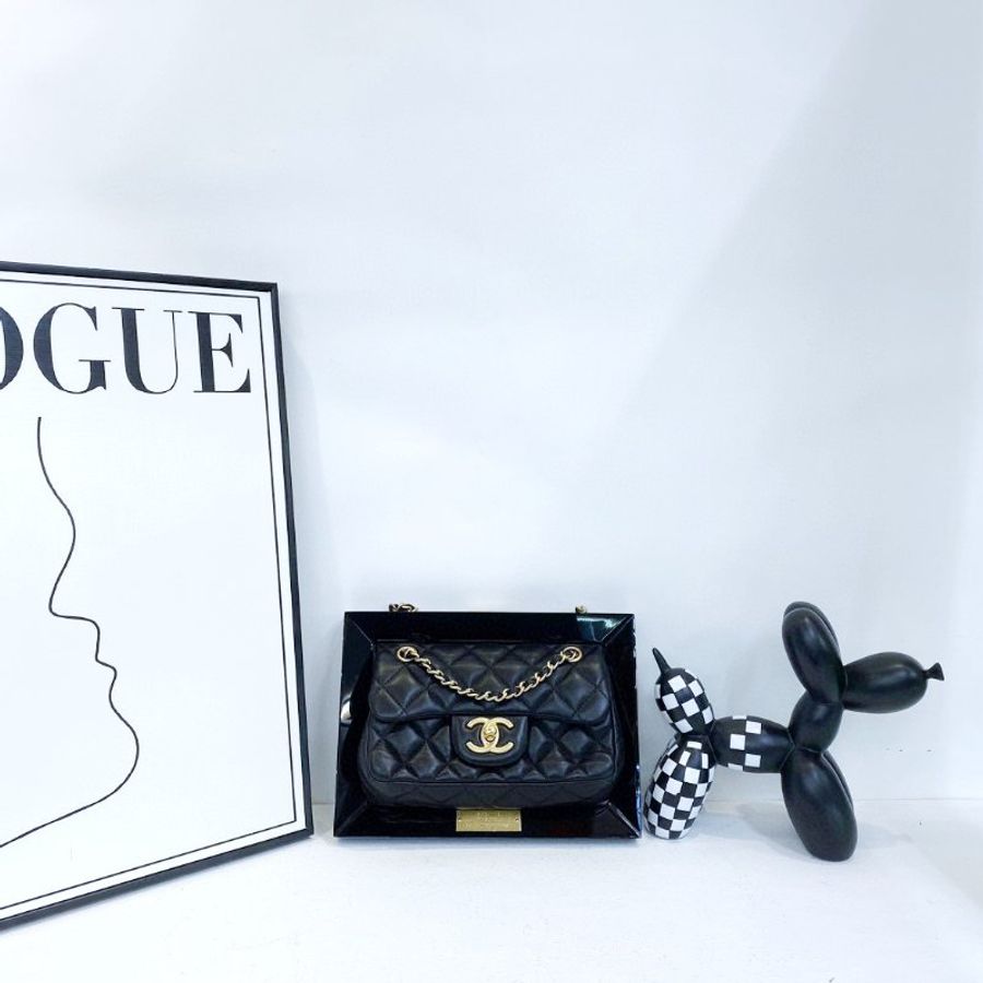 【CHANEL】香奈兒 Lambskin Chain Shoulder 黑色 金扣 壓克力限量版晚宴鏈條包 22x16x2 正品(二手)M0321-0