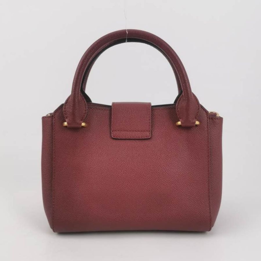 Burberry The Banner班納牛皮純色金屬字母logo雙搭扣斜挎包-4