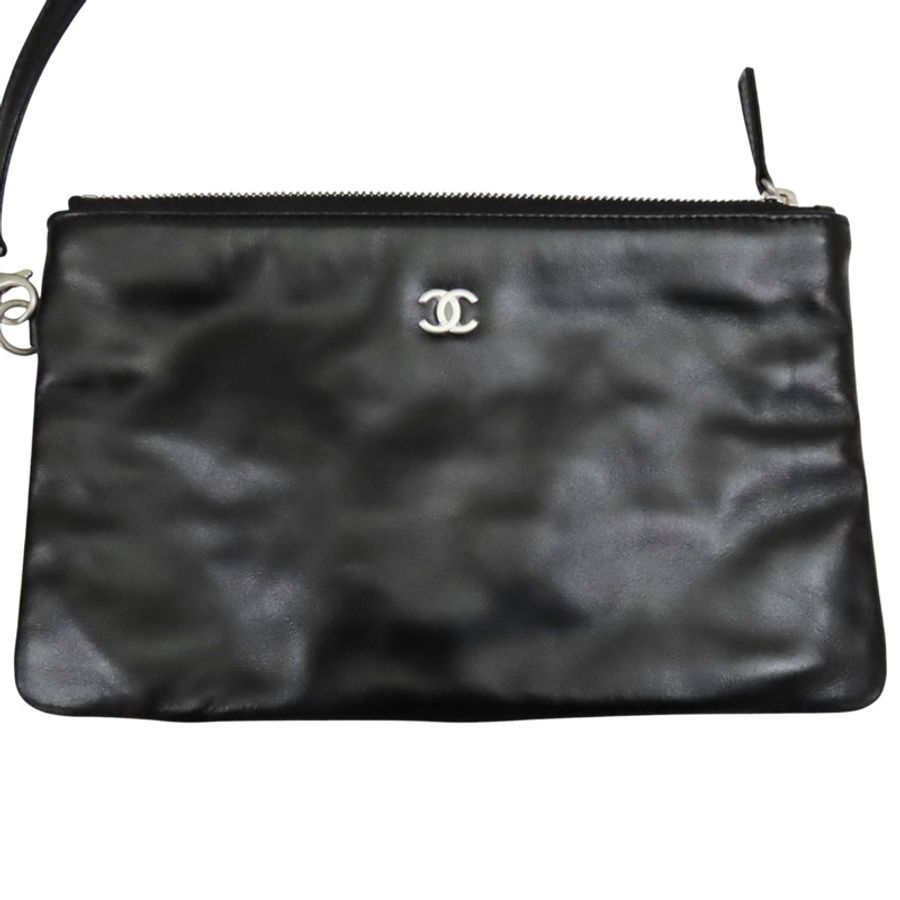 黑色皮革22肩背銀扣【CHANEL 香奈兒】 AS3260-4