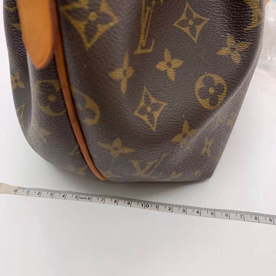 二手Lv turenne老花餃子包中號,設計簡單低調 復古又時髦,很經典的一款,原始成色,尺寸:27*25-20