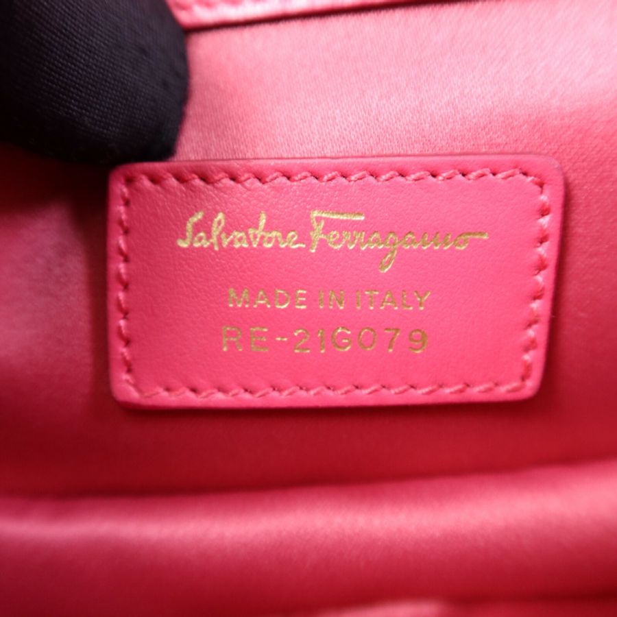 Salvatore Ferragamo 塗層帆布Mini Vara Zoo金扣肩背袋-5