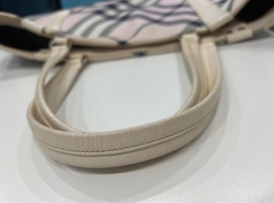 Burberry熊貓格紋托特包-5